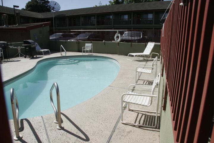 Pool 4 of 26