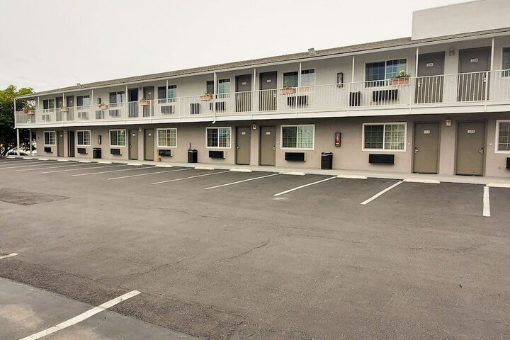 Hotel 5 of 35