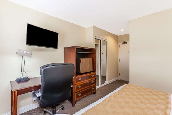 Room 38 of 47