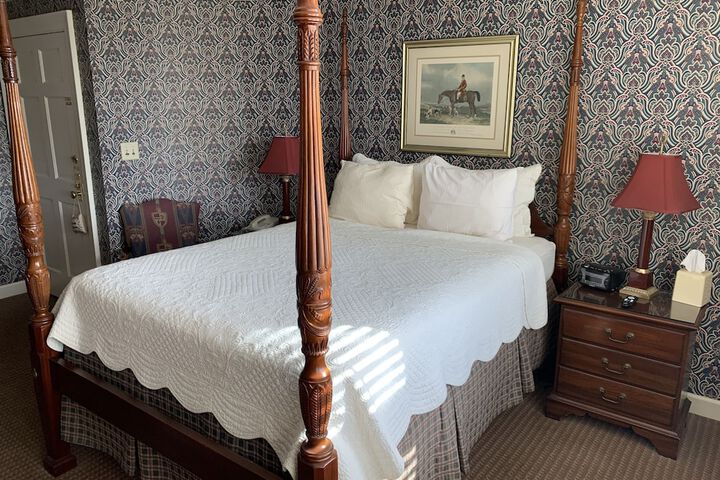 1842 Inn