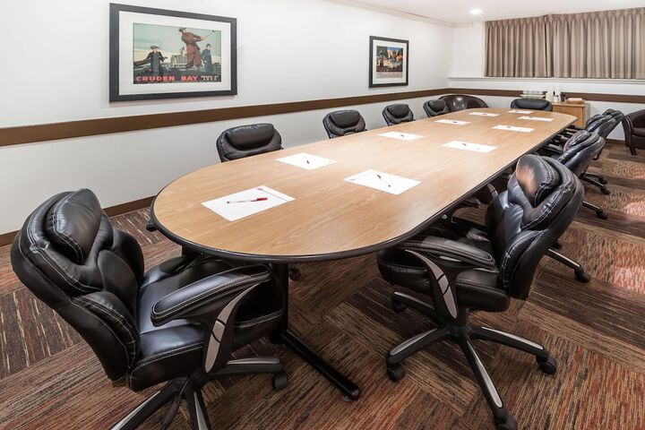 Ramada by Wyndham Sherwood Park