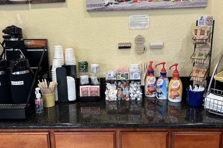 Breakfast/Coffee Service 31 of 34