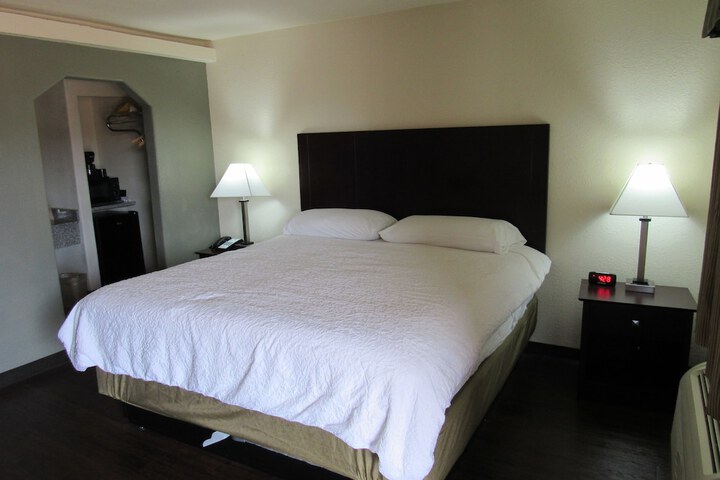 Room 19 of 27