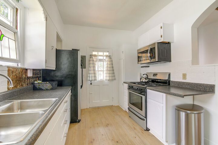 Walk Downtown: Home w / Yard in Clarksdale