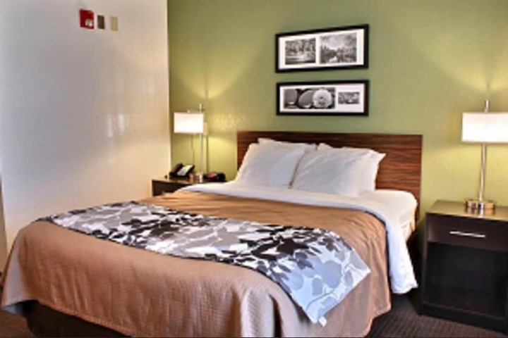 Room 15 of 51
