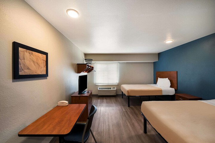 Room 27 of 59