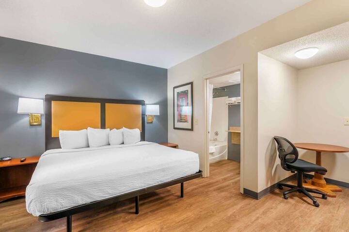 Room 19 of 34
