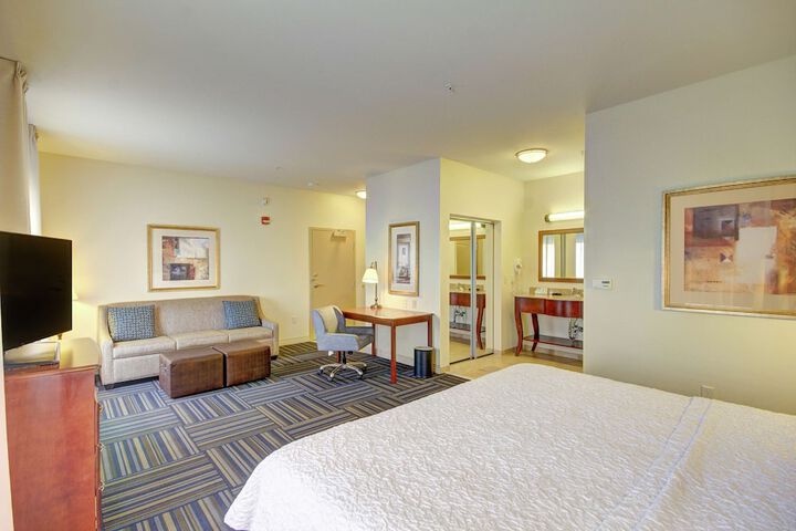Room 14 of 33