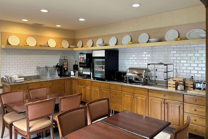 Breakfast/Coffee Service 13 of 16