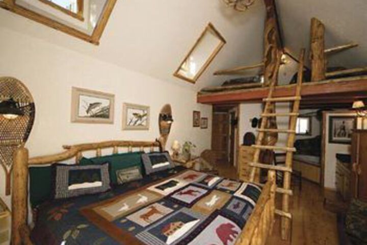 Lost Trail Lodge