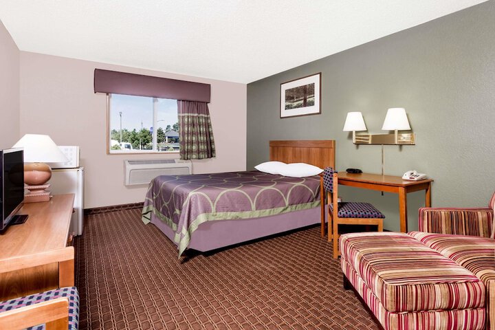 Room 8 of 23