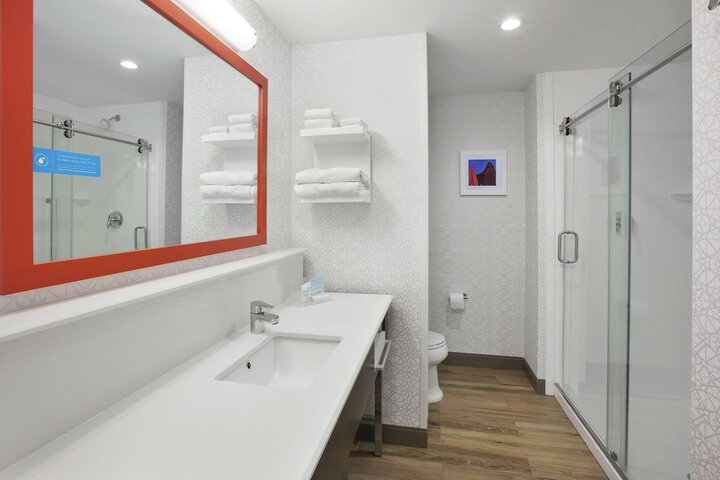 Room 9 of 30