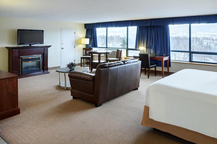 Room 16 of 35