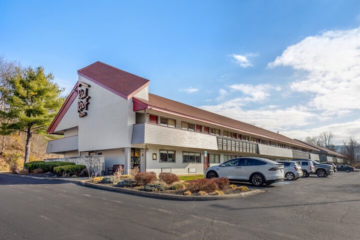 HomeTowne Studios by Red Roof Danville PA