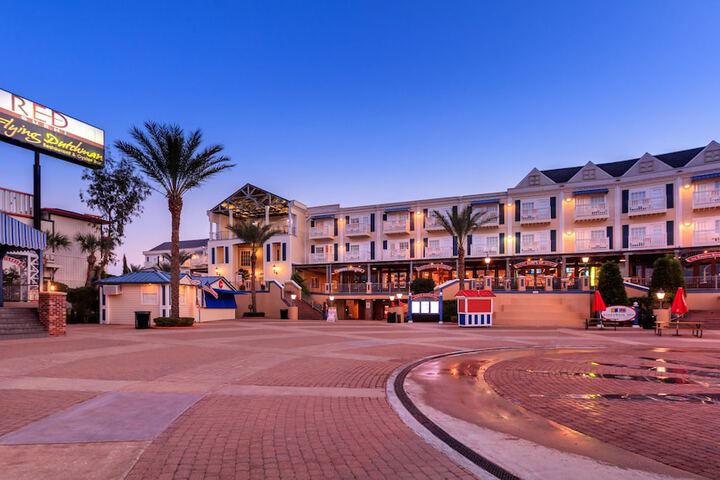 Kemah Boardwalk Inn