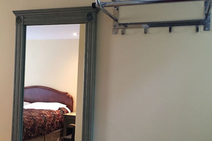 Room 19 of 29
