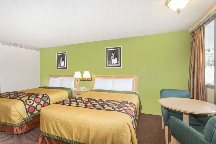 Room 15 of 19