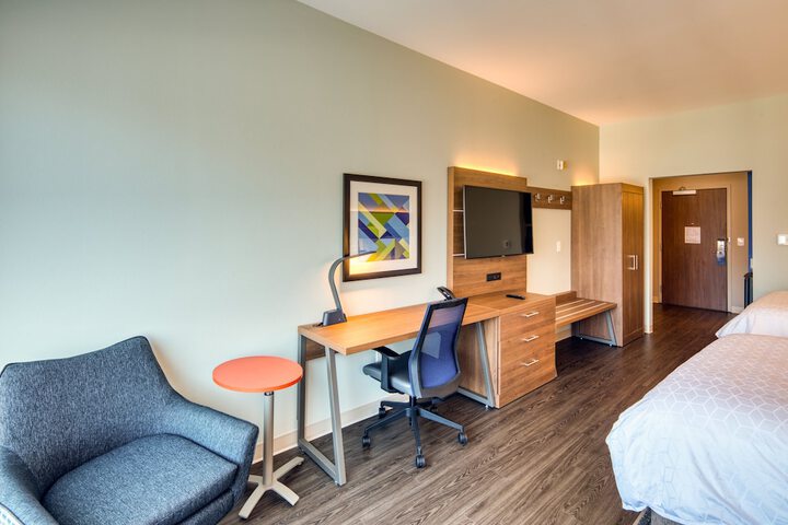 Room 53 of 119