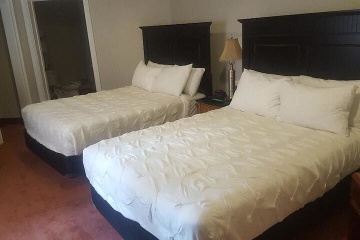 Room 7 of 33