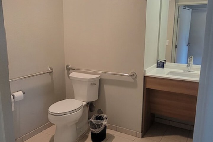 Room 9 of 30