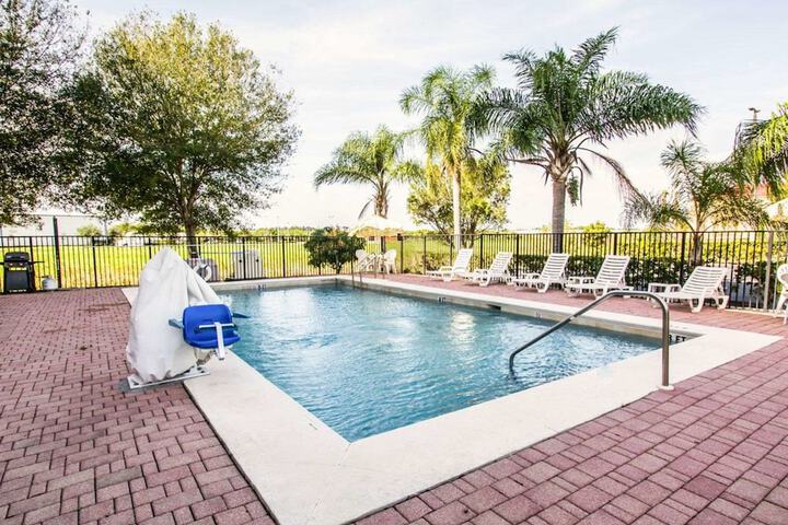 Pool 4 of 42