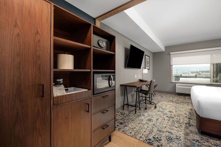 Four Points by Sheraton Kelowna Airport
