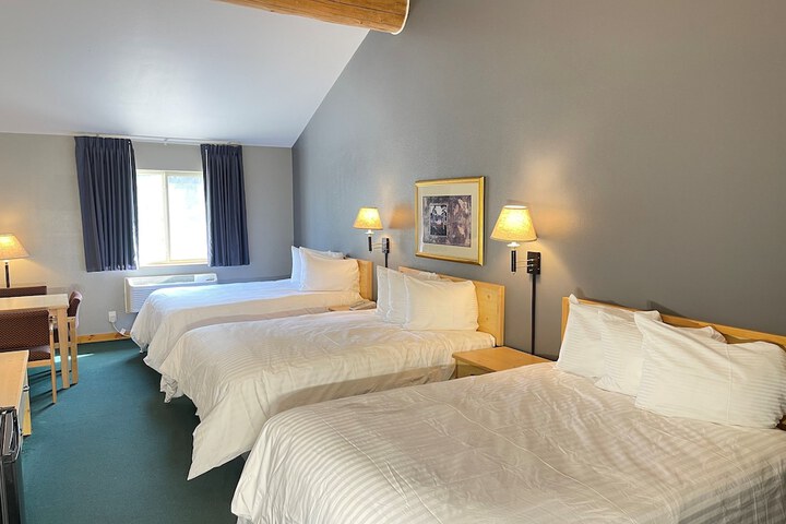 Room 47 of 79