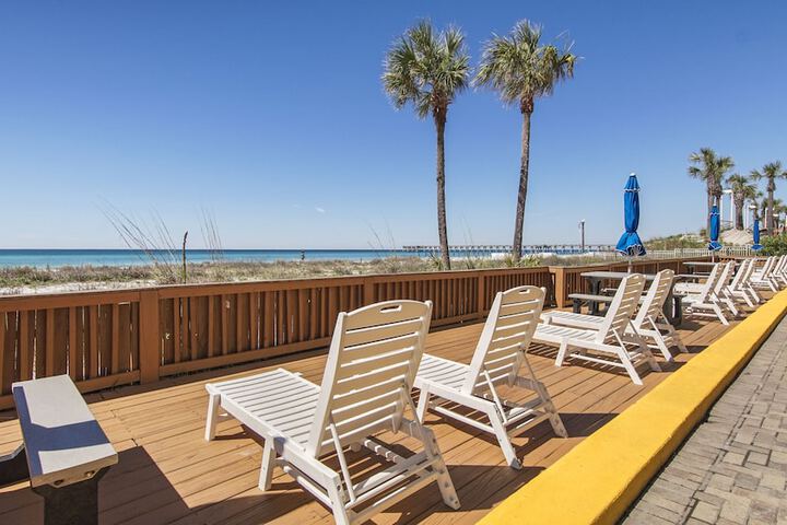 Sundeck 98 of 114