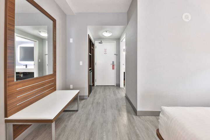 Room 34 of 41