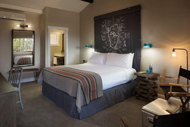 Room 13 of 26