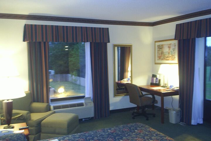 Holiday Inn Express Hotel & Suites Cleveland by IHG