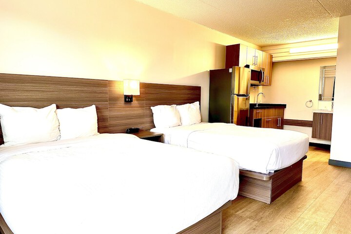 Room 6 of 11