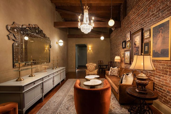 Hotel Cleo Knoxville Downtown, a Tribute Portfolio Hotel