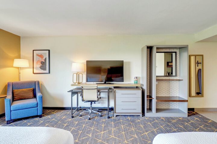 Holiday Inn Piscataway Somerset by IHG