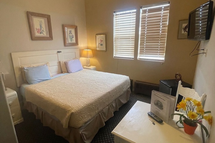 Room 42 of 75
