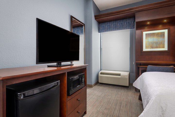 Room 17 of 27
