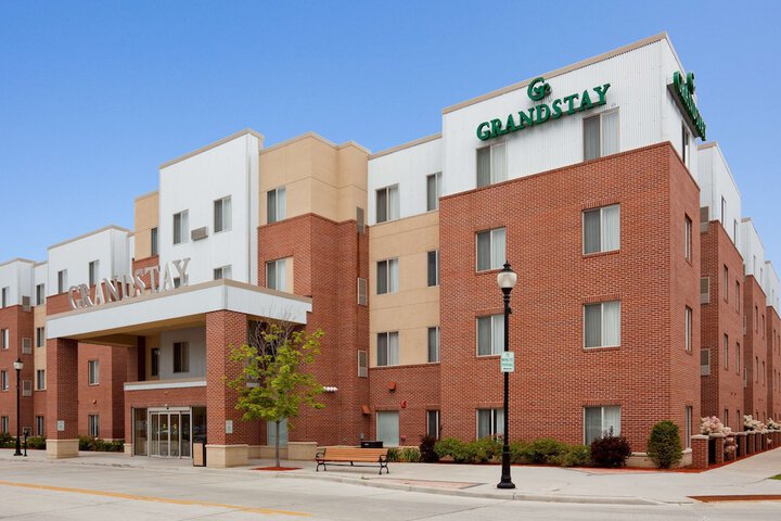 Grandstay Residential Suites Hotel - Sheboygan