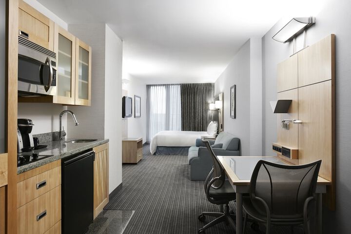 Room 43 of 91