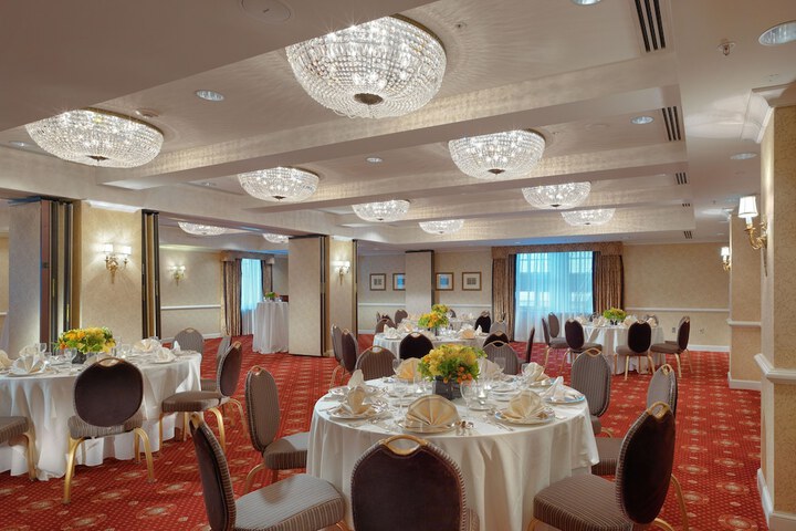 Ballroom/Hall 193 of 207