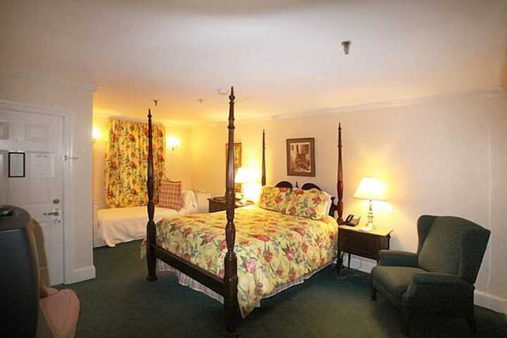 Room 14 of 170