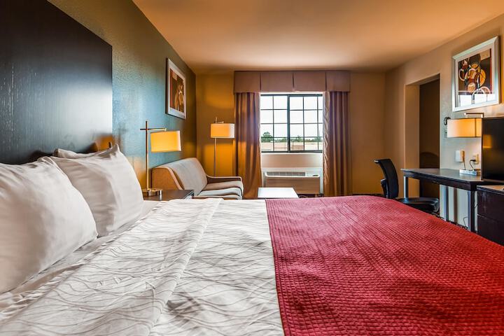 Room 4 of 12