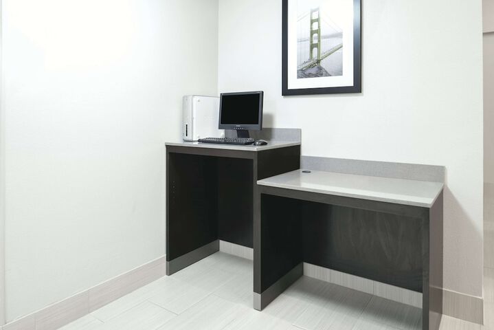 Business Center 27 of 27