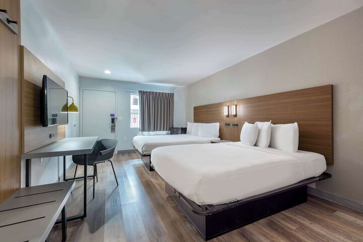 Room 16 of 34