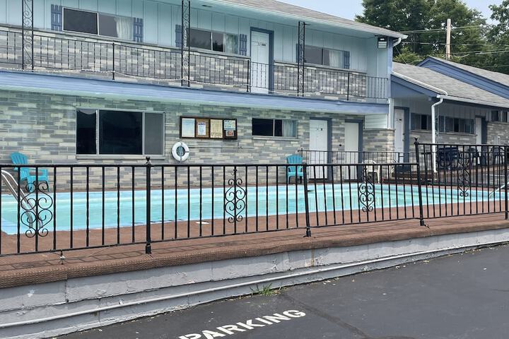 Pool 5 of 25