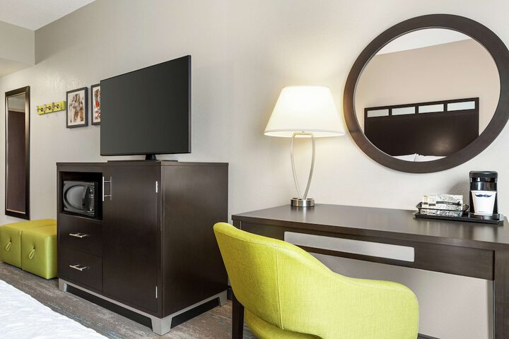 Hampton Inn & Suites York South