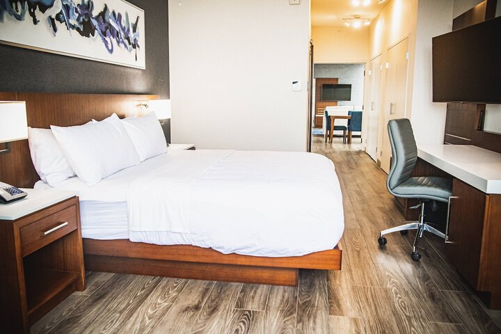 Delta Hotels by Marriott Cincinnati Sharonville