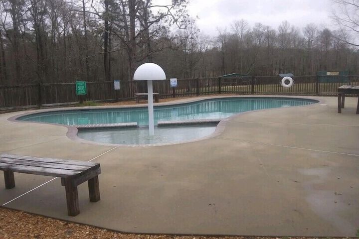Whispering Creek Lodging & RV Resort