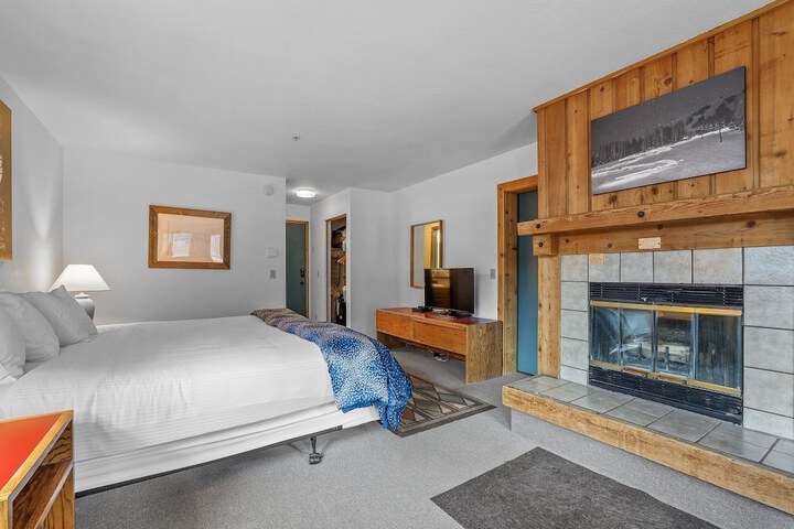Cozy Kirkwood Condo â The Meadows 2 Bedroom 2 Condo by RedAwning