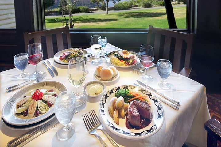 Dining 31 of 36
