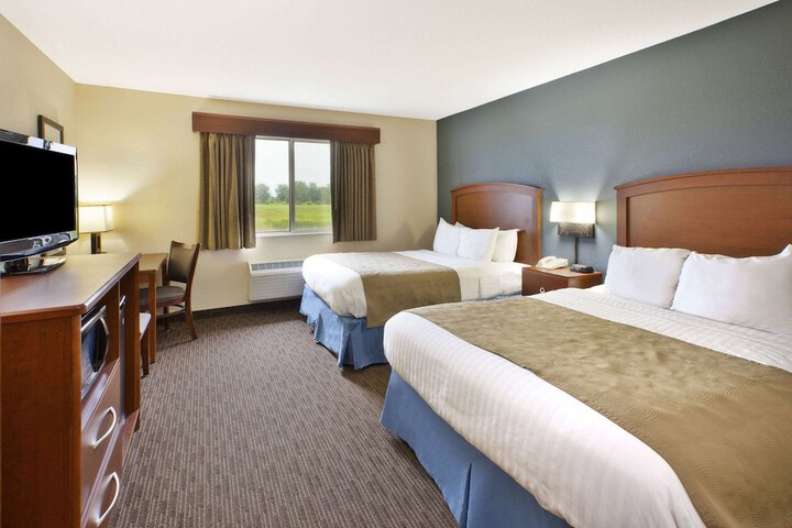 AmericInn by Wyndham Bay City